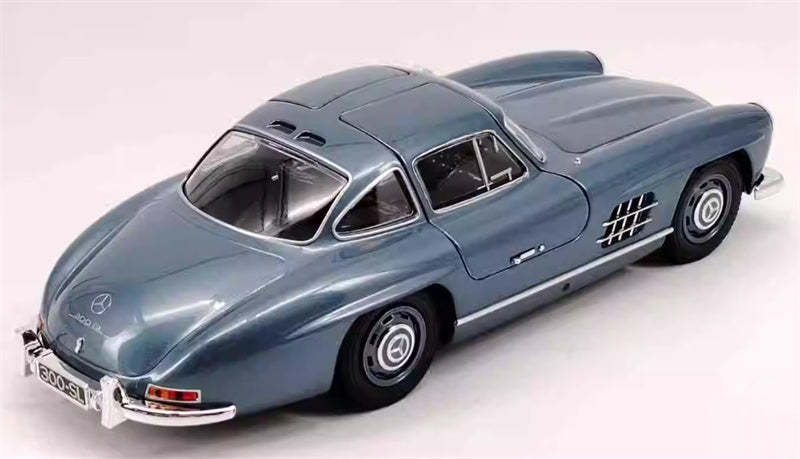 MINICHAMPS Mercedes Benz 300 SL Coupe 1955 Light blue Metallic 1:18 Car Pre-built Model view3