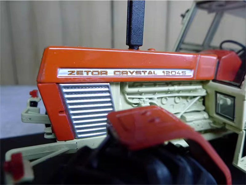Universal Hobbies Zetor Crystal 12045 agricultural tractor Museum Edition Orange red 1:32 Truck Pre-built Model