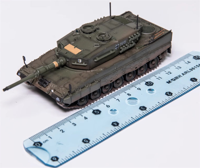 PANZERKAMPF German LEOPARD 2A4 BATTLE TANK Pure green coating 1:72 Tank Pre-built Model