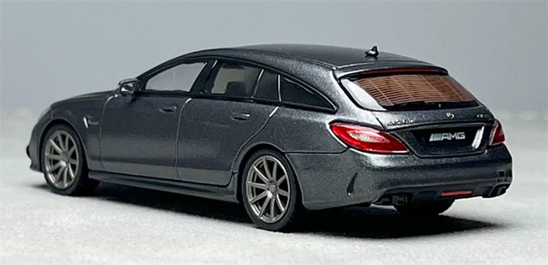 1:64 Mercedes-Benz AMG CLS 63 metallic green KING MODEL Shooting Brake Limited Edition 999PCS ONLY DIECAST Civil Car Model