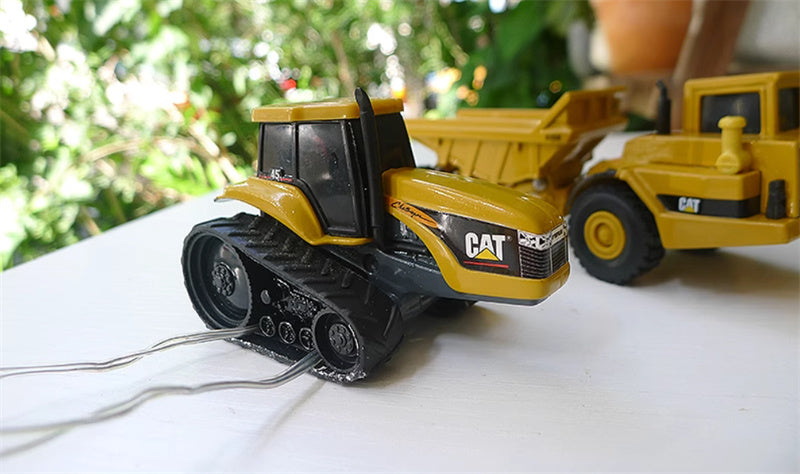 Norscot cat Gift Set ( Challenger 45 Agricultural Tractor/D25D Articulated Truck/12G Motor Grader) 1:64 Truck Pre-built Model
