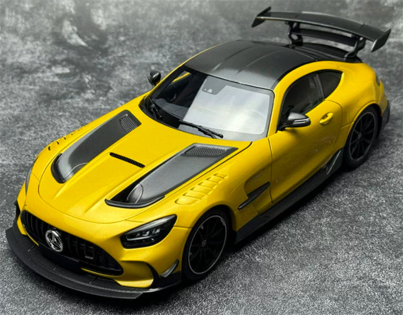 1:18 Mercedes-Benz AMG GT BLACK SERIES  yellow MINICHAMPS  DIECAST Model