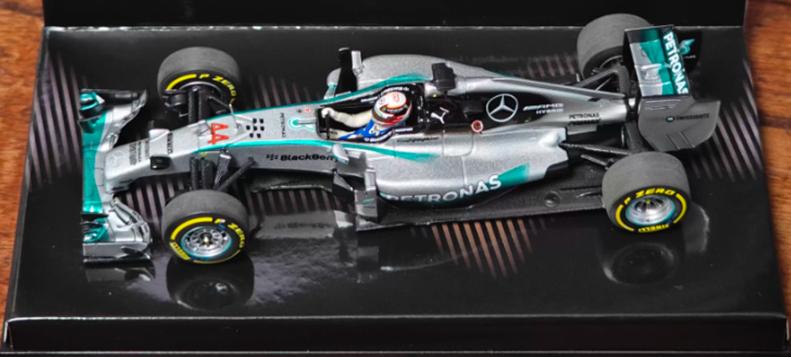 1:43 Mercedes Benz AMG PETRONAS W05 44# Hybrid Lewis Hamilton Champion 2014   MINICHAMPS  Resin Car Model