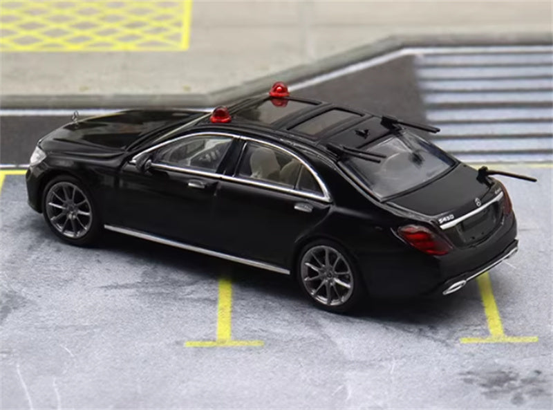 Master Mercedes Benz S-Class S450 W222 Double light version police car 1:64 Car Pre-built Airliner Model Display view2