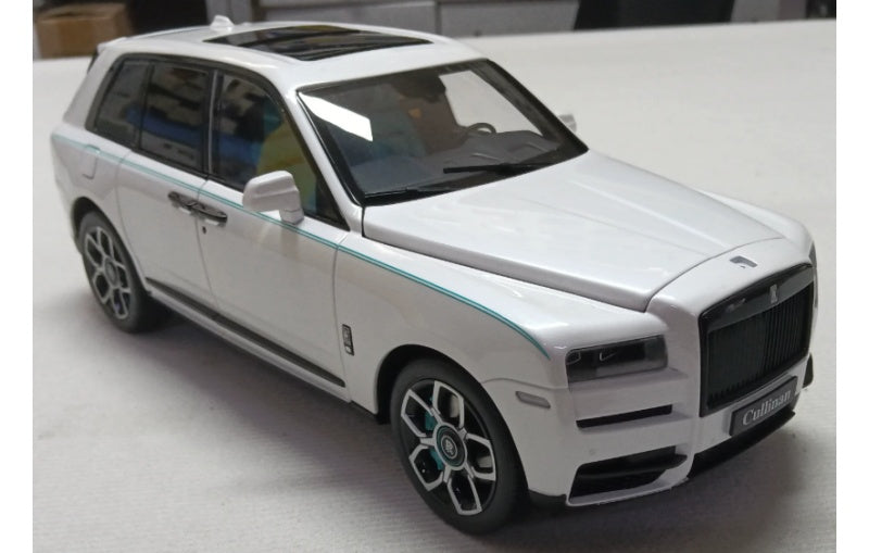 1:18 Cullinan Rolls-Royce BB wheel Limited Edition 200PCS ONLY White blue double waistline Diecast Model view4