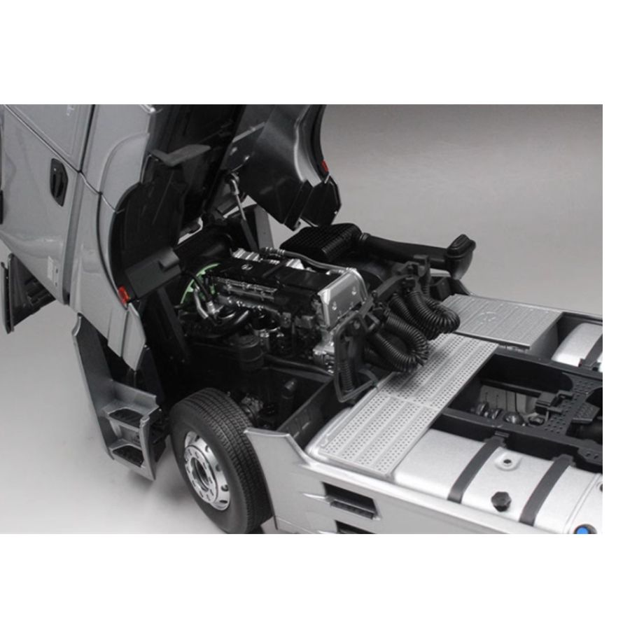 NZG Mercedes Benz Actros GigaSpace 4X2 Truck Lorry Tractor Edition 3 silver 1:18 DIECAST Truck Lorry