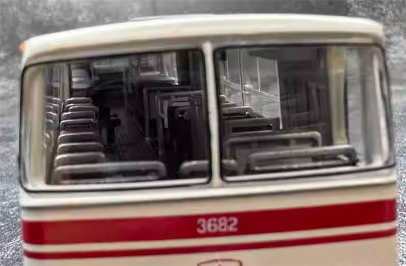 Beijing Public Transport Jinghua BK670 Yellow River Grand Passage 1 Road League member articulated bus red 1:64 Bus Pre-built Model view2