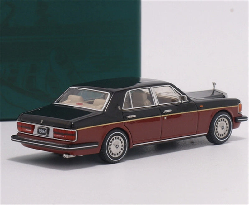 GFCC 1994 Rolls Royce Silver Spur III Red black two-tone with silver wheels Limited Edition 399PCS ONLY LHD 1:64 car Pre-built Model view5