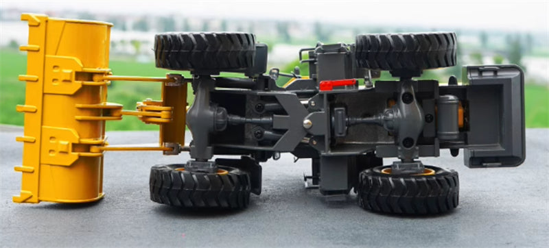 SHANTUI SL56H pure electric wheeled Loader new energy yellow 1:35 Truck Pre-built Model