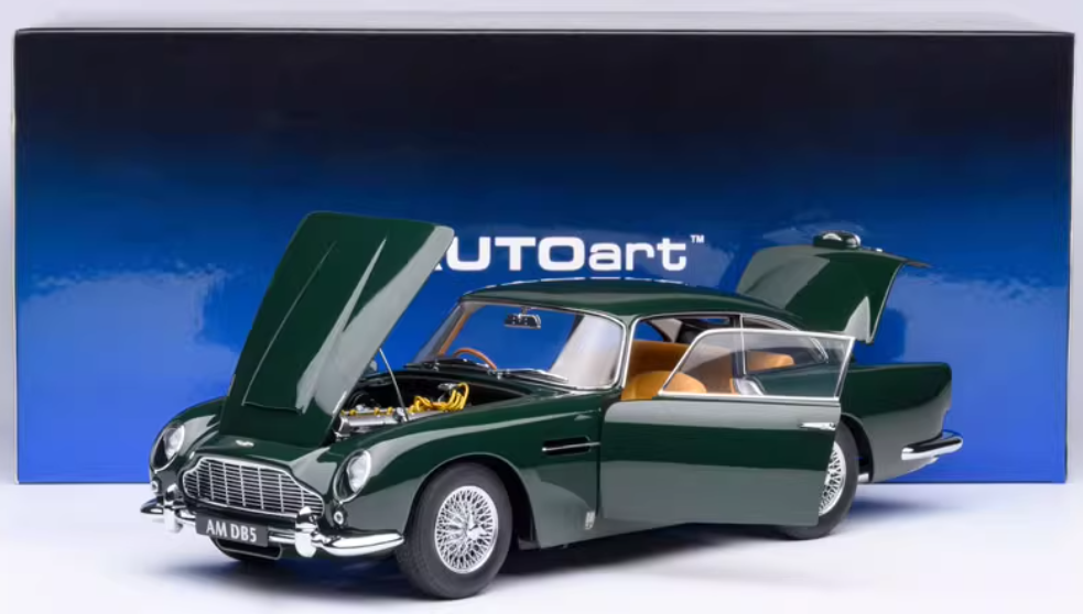 AUTOART Aston Martin DB5 Green 1:18 Car Pre-built Model view4