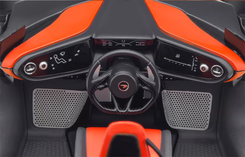 AUTOART McLaren Speedtail supercar orange 1:18 Car Pre-built Model view2
