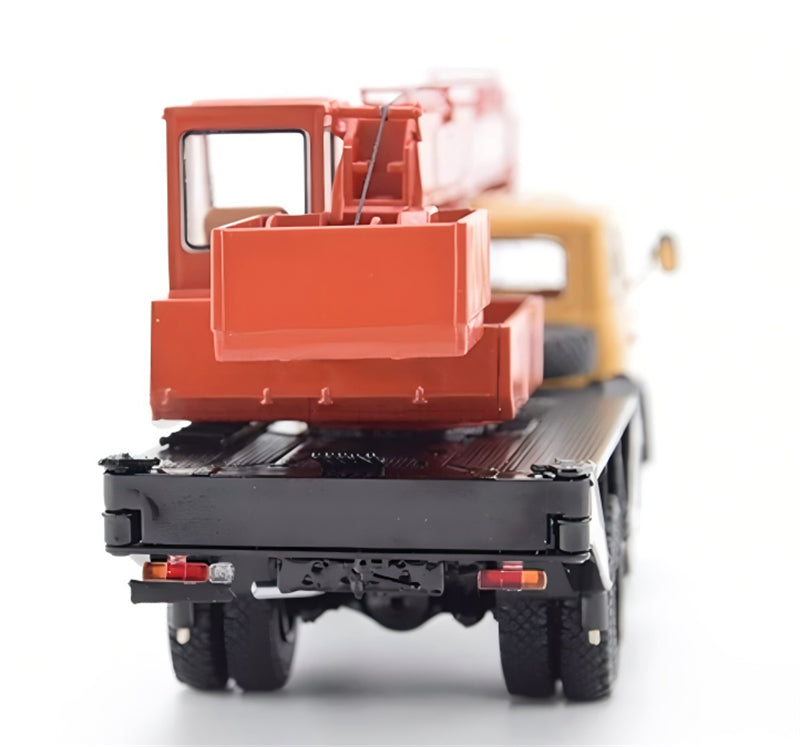 1:43 MAZ KS-3577 StartScaleModels Yellow-red ABS Model