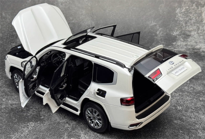 LCD-MODELS Toyota Land Cruiser LC300 ZX SUV white 1:18 Car Pre-built Model view5