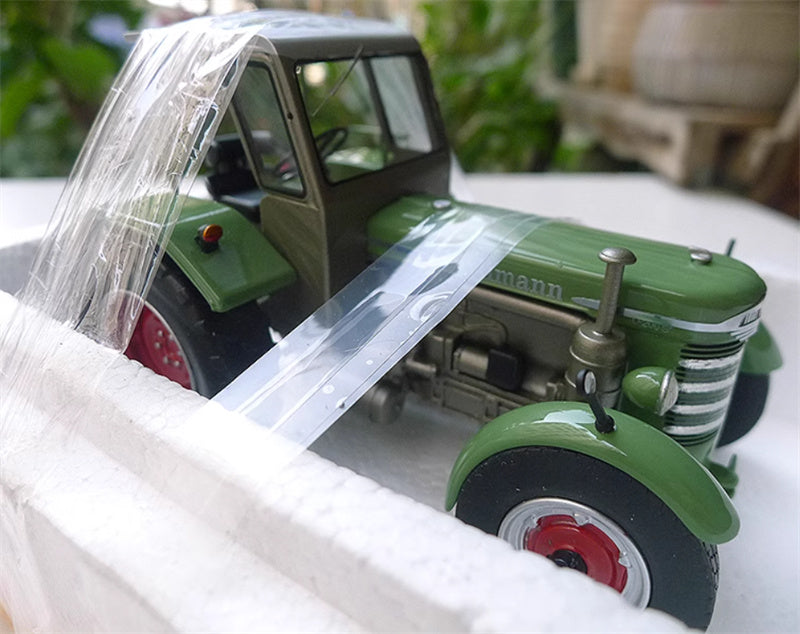 SCHUCO Hurlimann D 200 S Agricultural tractor army green 1:32 Truck Pre-built Model