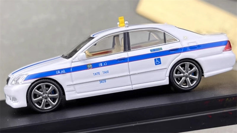 ZOOM Toyota Crown 12th generation Athlete GRS184 White taxi 1:64 Car Pre-built Model view2