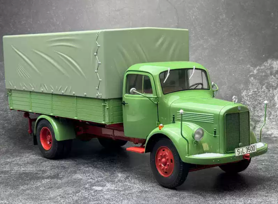 1:18 Mercedes-Benz L3500  Green  Schuco  DIECAST car Model