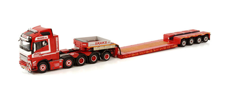 WSI VOLVO FH5 GLOBETROTTER 8X4 LOWLOADER - 4 AXLE WITH ADD ON AXLE SKAKS SPECIAALTRANSPORT 1:50 Truck Pre-built Model
