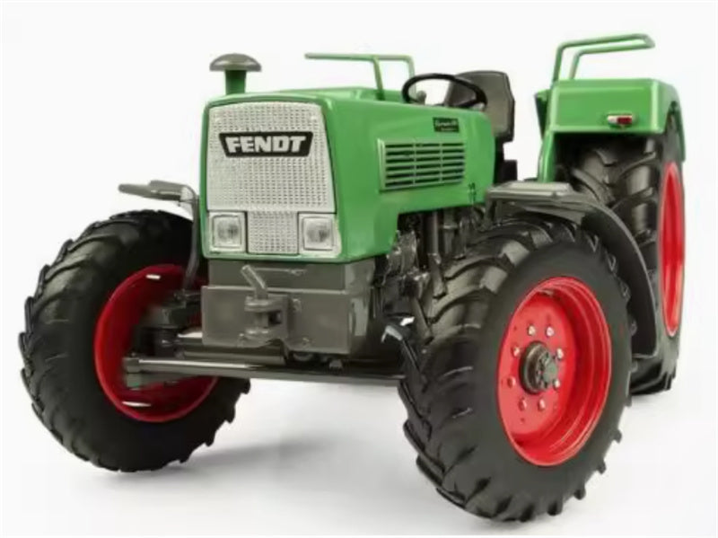 Universal Hobbies Fendt Farmer 105S-4WD tractor Green 1:32 Truck Pre-built Model