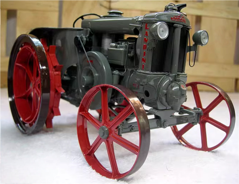 Universal Hobbies SUPER LANDINI Italian classical agricultural tractor 1:16 Truck Pre-built Model