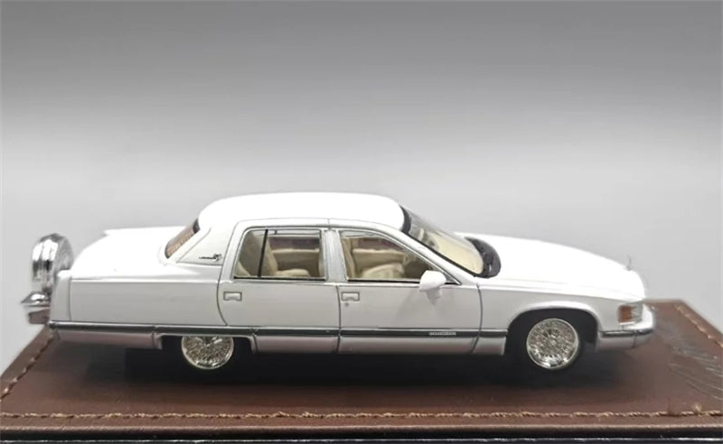1:64 Cadillac Fleetwood CTE Pearl White GOC DIECAST Limited Edition 299pcs ONLY Model