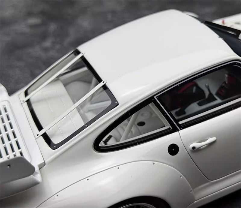 1:18 PORSCHE 911 (993) GT2 EVO COUPE 1995 White  GT SPIRIT Limited Edition Resin Car Model