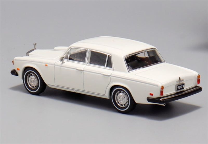 GFCC 1979 Rolls Royce Silver Shadow II Luxury Classic Car White Limited Edition 499PCS ONLY 1:64 car Pre-built Model view4
