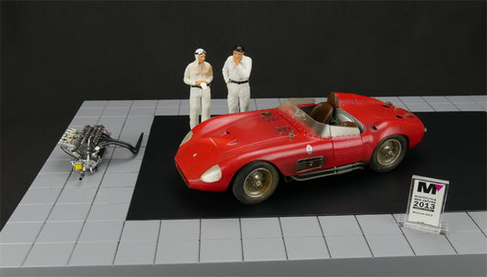 CMC Maserati 300S 1956 Dirty Hero Kits with Figure & engine Limited Edition 1:18 DIECAST Car