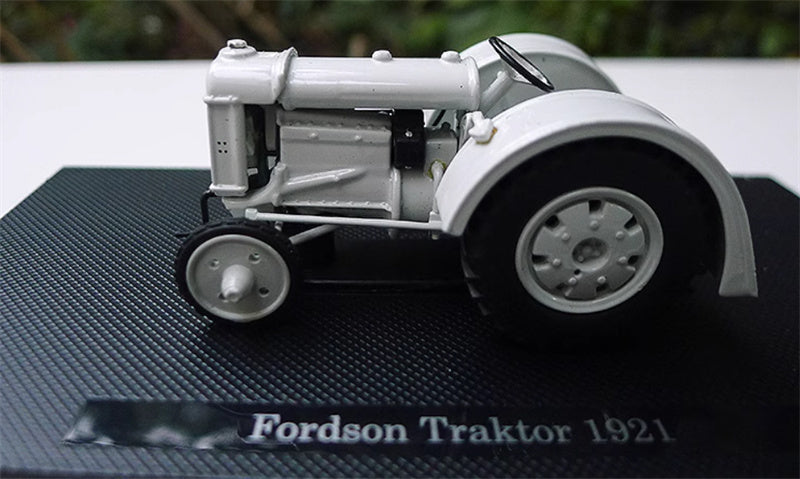 FLOZ dson Agricultural Traktor 1921 1:43 Truck Pre-built Model