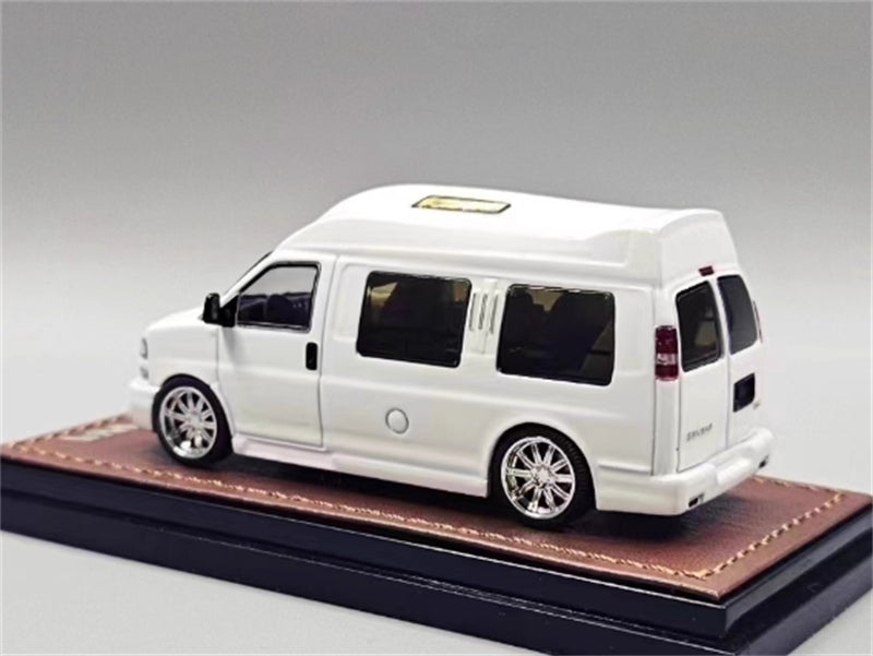 1:64 GMC Savana Business RV White GOC DIECAST Limited Edition 799pcs ONLY Model