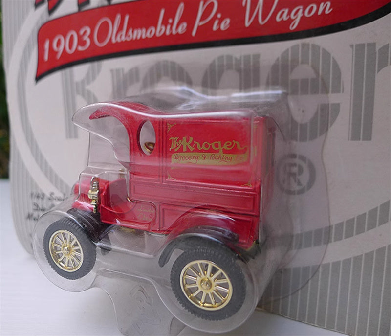 ERTL 1903 Oldsmobile Pie Wagon red Limited Edition 1:43 Car Pre-built Model