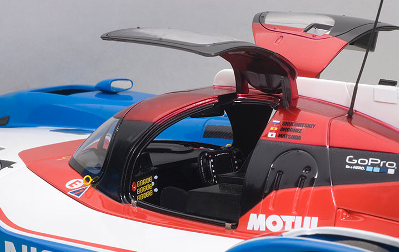 AUTOART Nissan GT-R NISMO LM 2015 #21 Le Mans 1:18 Car Pre-built Model view7