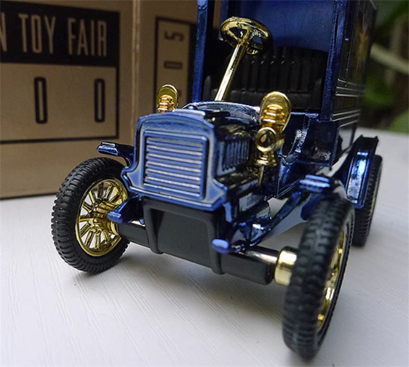 ERTL d Delivery 1905 Chrome Blue Commemorative Edition 1:43 Car Pre-built Model