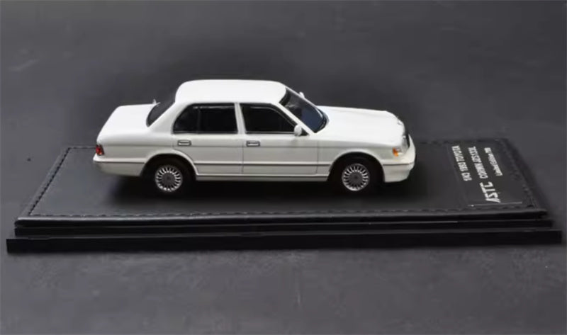 1:43 TOYOTA Crown JZS133L 1993 White  STC Limited Edition 799PCS ONLY DIECAST Car Model