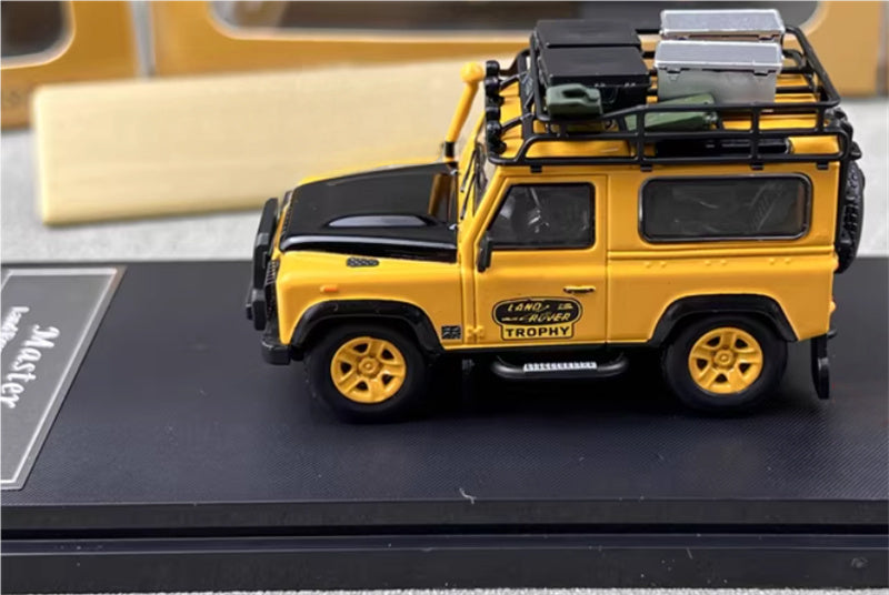 Master Land Rover Defender 90 Camel TROPHY Black Lid with Accessories 1:64 Car Pre-built Airliner Model Display view3