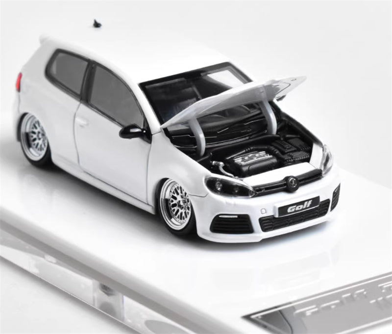 Max well Volkswagen Golf R MK6 Exhibition Edition White low stance White base Limited Edition 1:64 Car Pre-built Airliner Model Display view4
