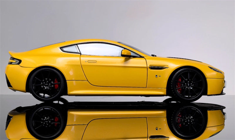 AUTOART Aston Martin V12 Vantage S 2015 yellow 1:18 Car Pre-built Model view6