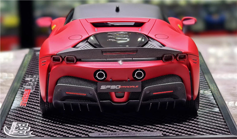 BBR MODELS Ferrari SF90 Stradale Pack Fiorano Rosso F1-75 Matte Red Carbon fiber base Limited Edition 18PCS ONLY 1:18 Car Pre-built Model view9