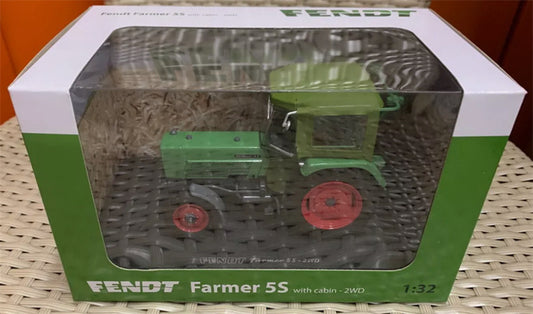 Universal Hobbies Fendt Farmer 5S-2WD tractor 1:32 Truck Pre-built Model