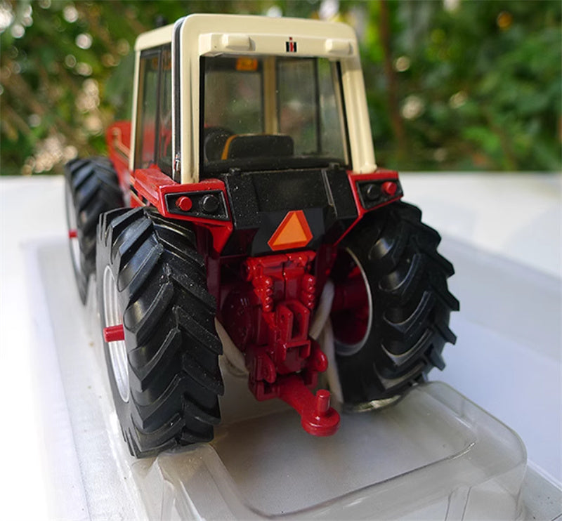 ERTL CASE IH 3588 2+2 International Agricultural Tractor Red 1:32 Truck Pre-built Model