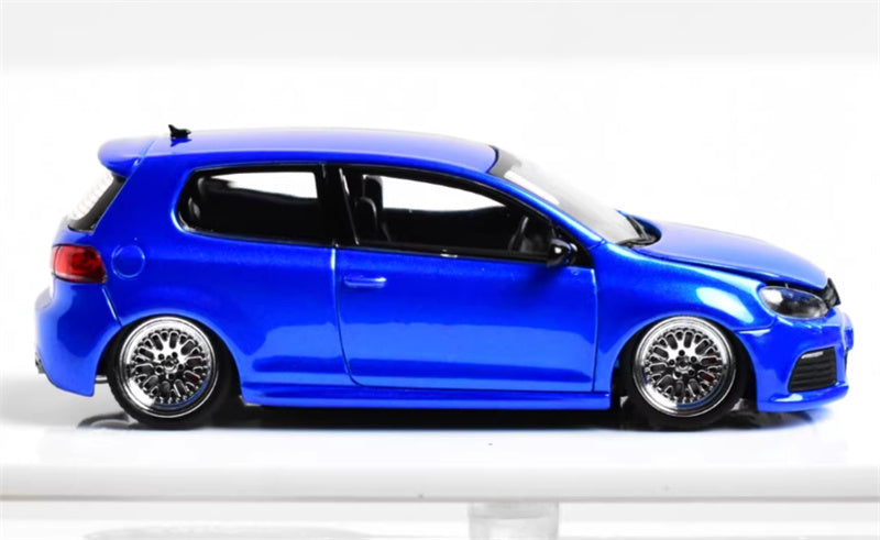 Max well Volkswagen Golf R MK6 Exhibition Edition Blue low stance White base Limited Edition 1:64 Car Pre-built Airliner Model Display view3