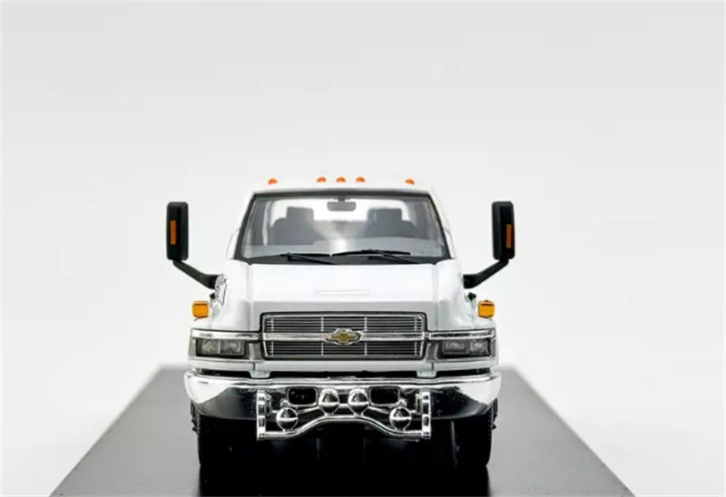 1:64 Chevrolet Kodiak Pickup White GOC DIECAST Limited Edition 450pcs ONLY Model