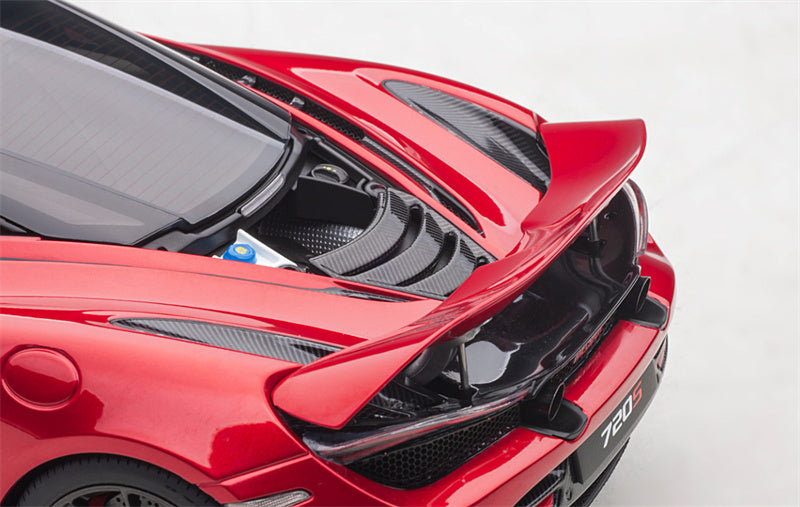 AUTOART McLaren 720S Red 1:18 DIECAST Truck Lorry