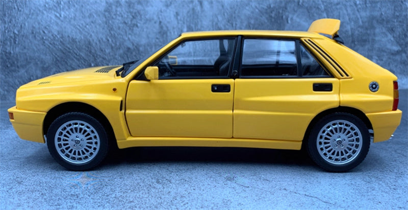 Kyosho LANCIA Delta HF Integrale 1992 Yellow 1:18 Car Pre-built Model view4