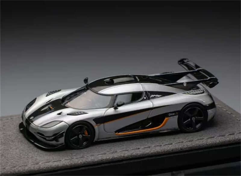 GRYNING Koenigsegg One:1 Silver Black Carbon Limited Edition 699PCS ONLY 1:64 car Pre-built Model view1