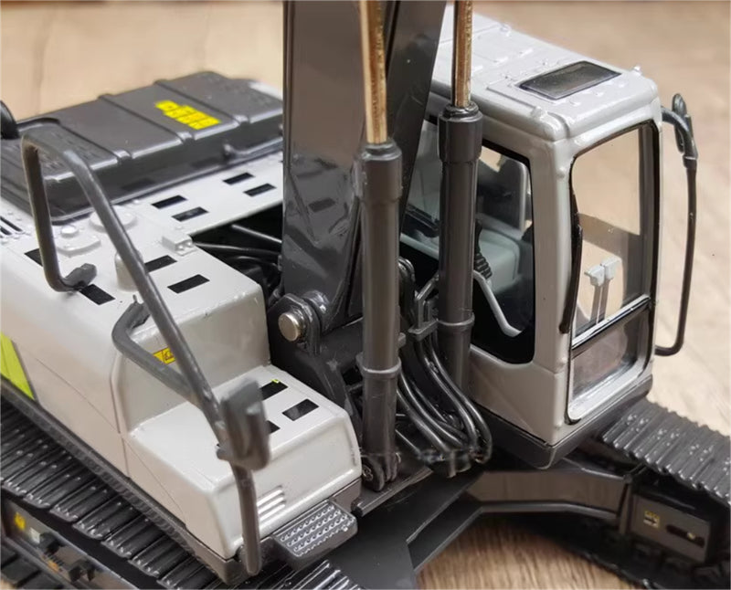 ZOOMLION ZE245E-10 Excavator 1:43 Truck Pre-built Model