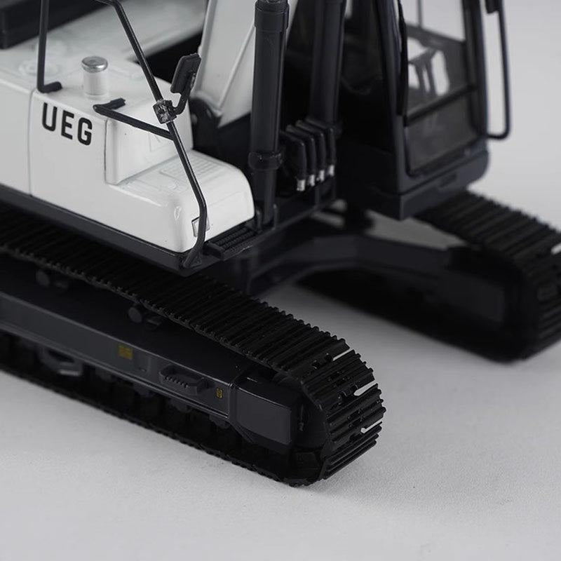 1:35  UEG E2-215 XCMG wandering earth II Collaboration White Diecast Model
