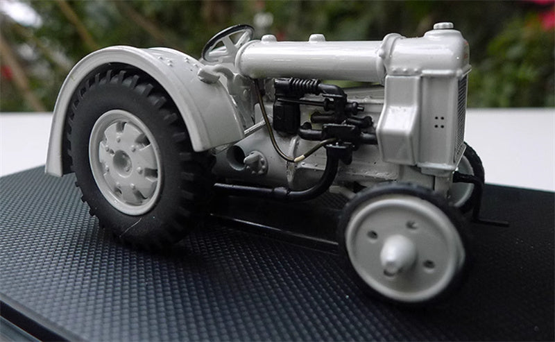 FLOZ dson Agricultural Traktor 1921 1:43 Truck Pre-built Model