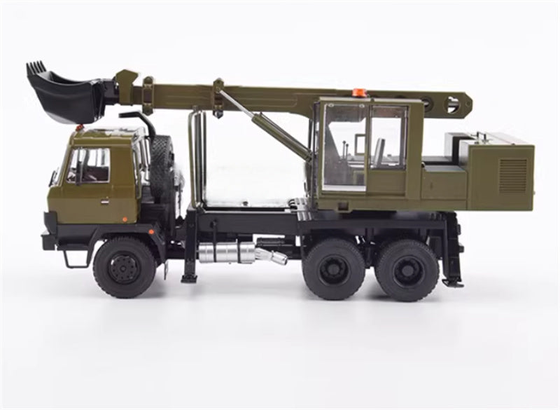 Modimio Tatra 815 UDS-114A Soviet Excavator 1:43 Truck Pre-built Airliner Model Display view1