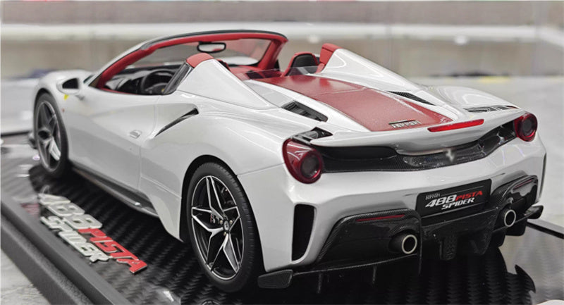 BBR MODELS FERRARI 488 Pista Spider convertible Silver calipers Carbon fiber base Limited Edition 28PCS ONLY 1:18 Car Pre-built Model view4