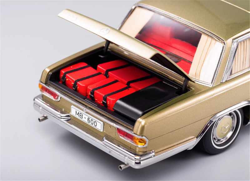 KengFai Mercedes Benz S600 Pullman W100 gold 1/18 DIECAST CAR